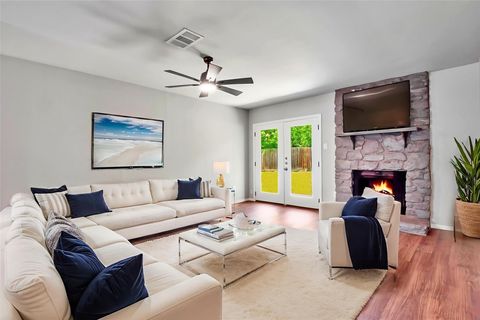 Photo of 606 Elderberry CV, Austin, TX 78745 (MLS # 6932214)