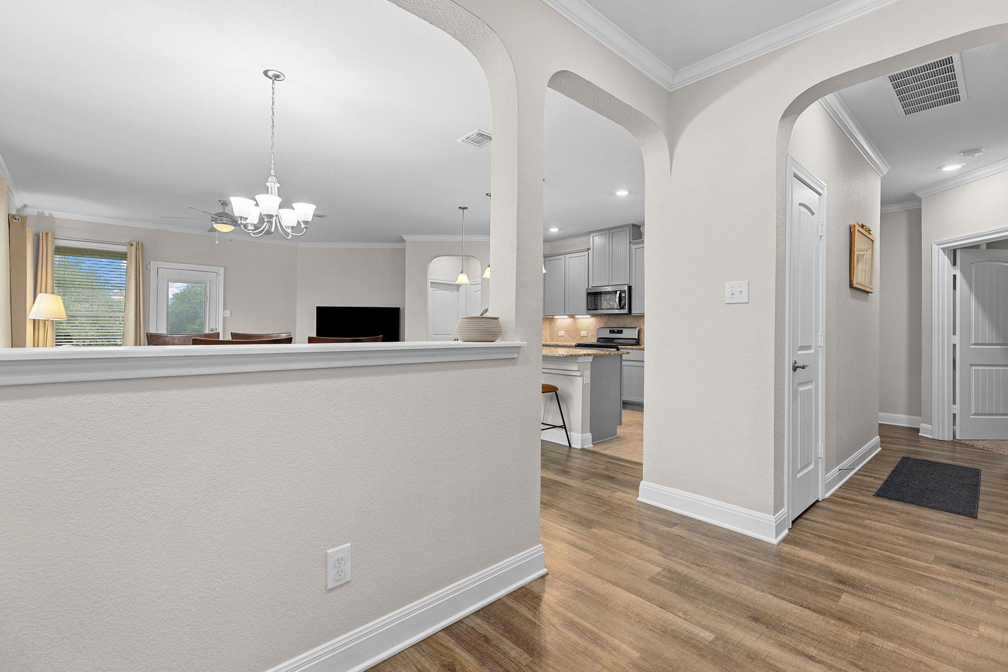 900 Crown Anchor BND