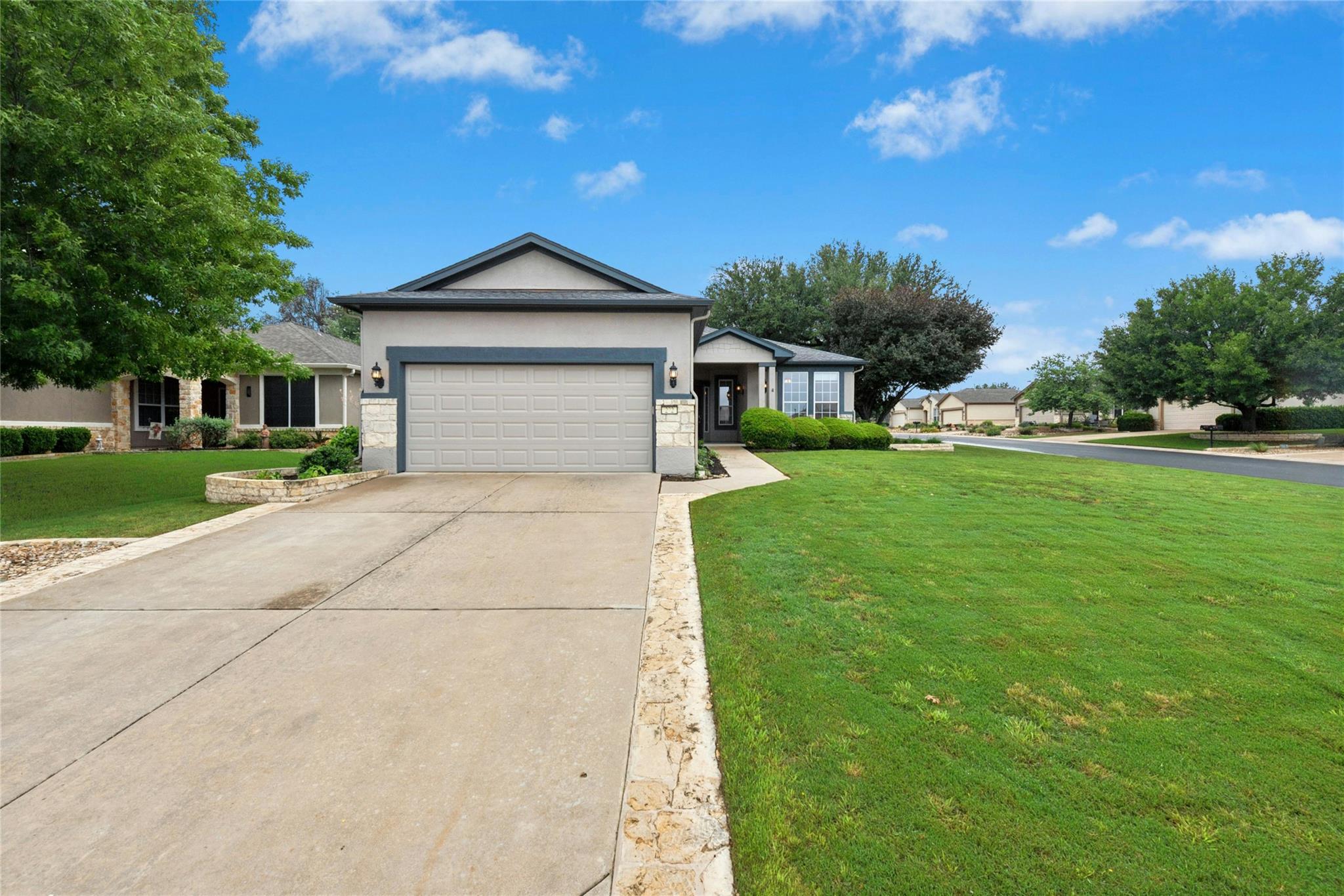 202 Palmetto DR