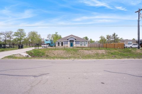 A home in Del Valle