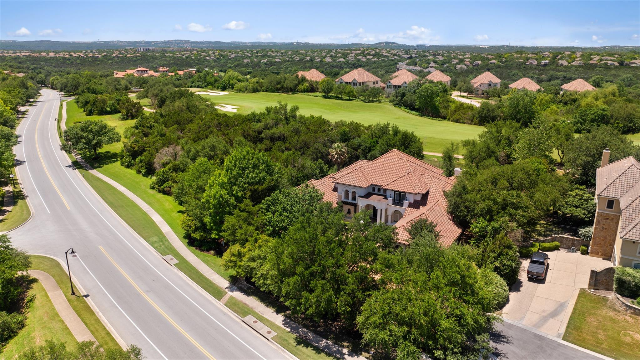 2404 University Club DR