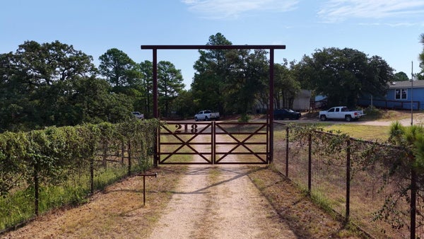 218 LITTLE RANCH RD, RED ROCK, TX 78662 - Image f31ce92c48e014c22dffddd8e15aeaf3/99915880