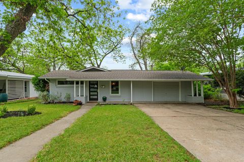 Photo of 1301 Ridgemont DR, Austin, TX 78723 (MLS # 4880894)