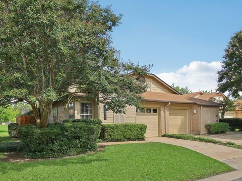 Photo of 11608 Norwegian Wood DR, Austin, TX 78758 (MLS # 5464645)