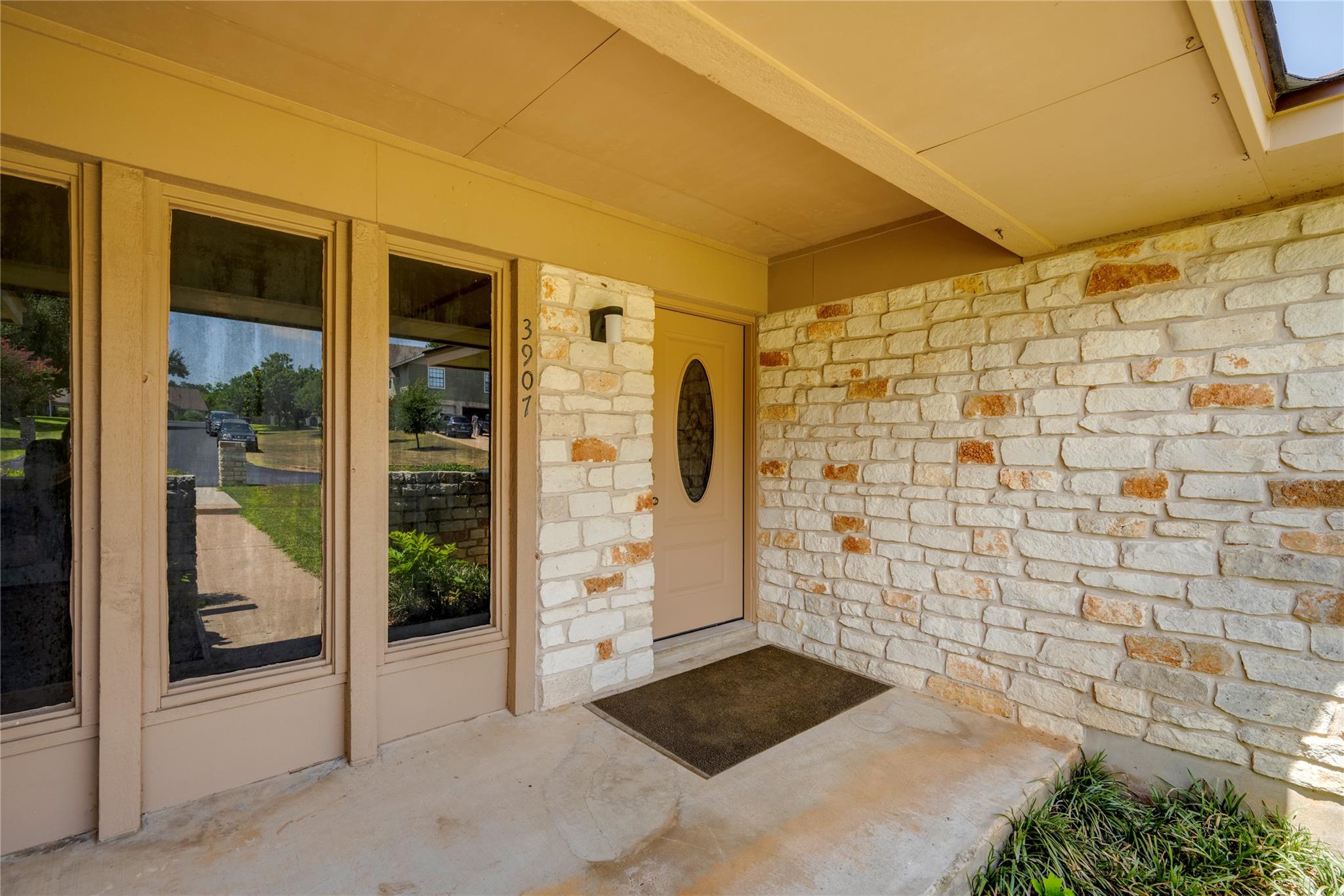 3907 Eagle WAY