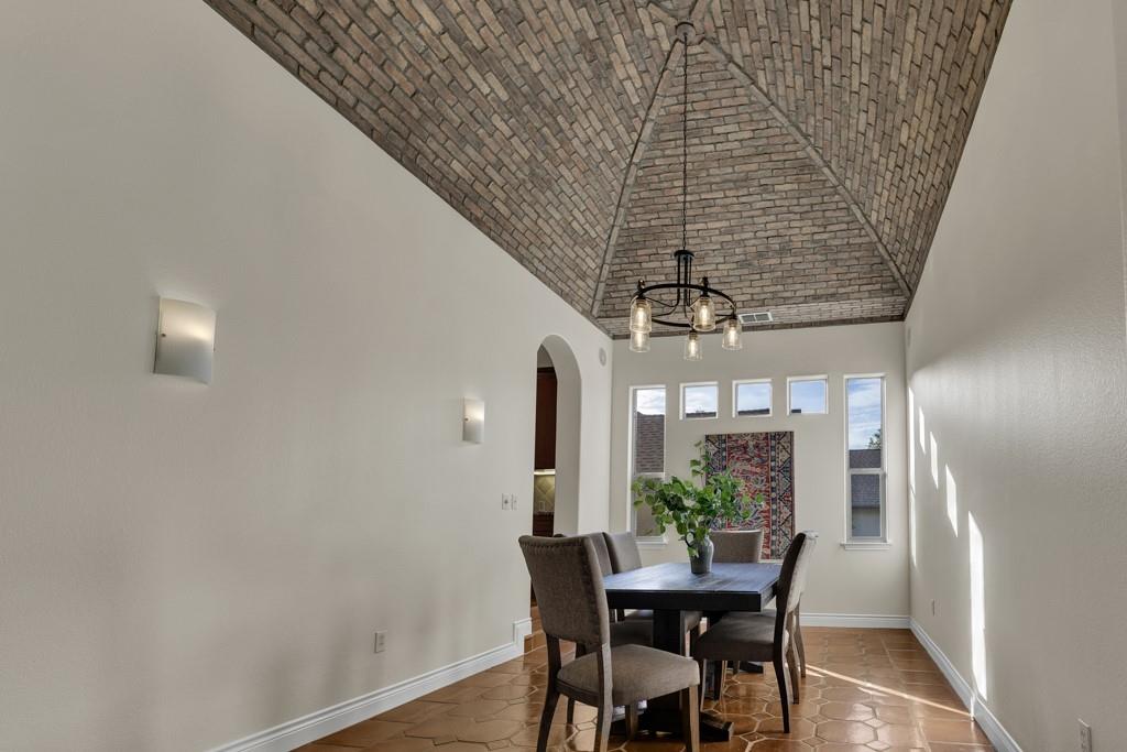 102 Senisa CT