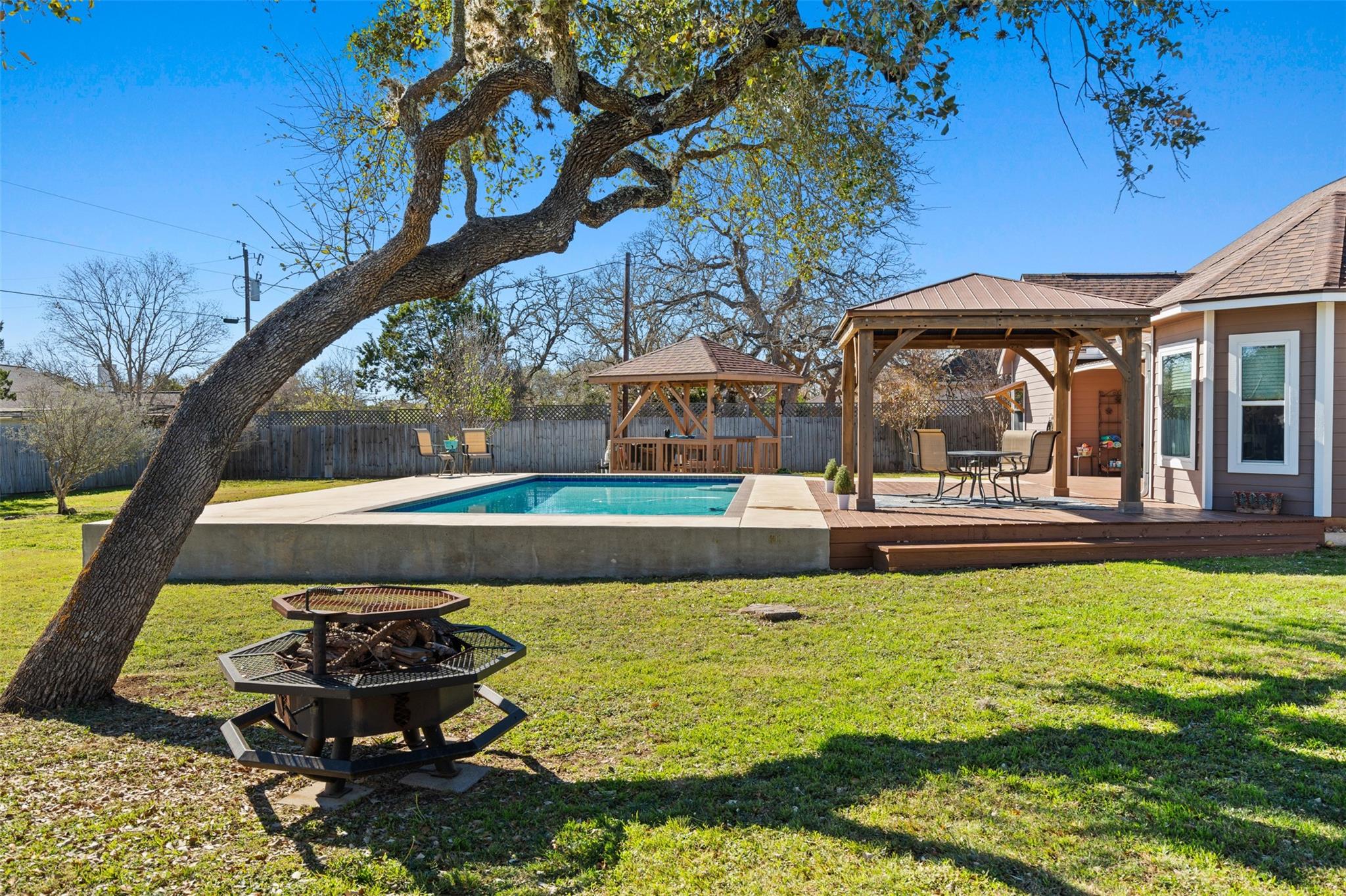 1536 Kings Ranch RD