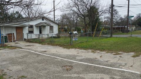 Tiny photo for 8611 Georgian DR, Austin, TX 78753 (MLS # 4647467)