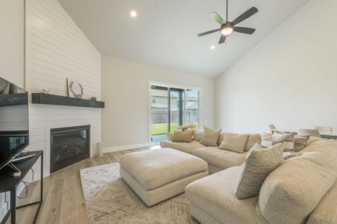 Tiny photo for 17420 Autumn Falls DR, Manor, TX 78653 (MLS # 1300513)