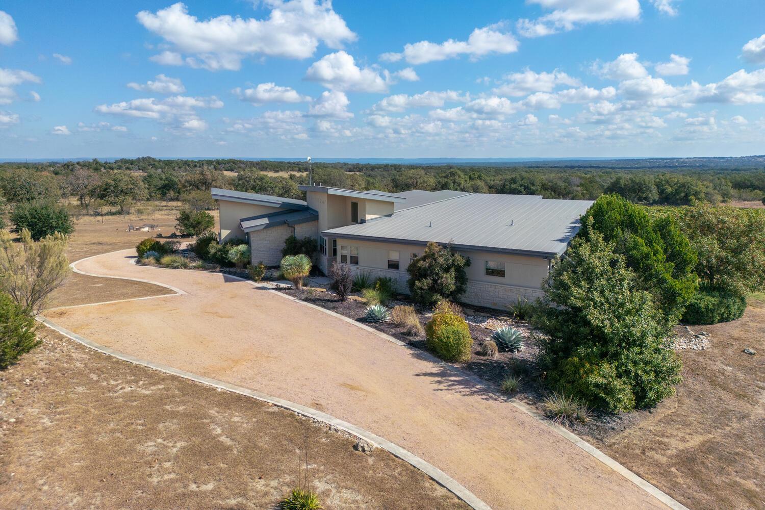 1758 Lincoln Smith RD