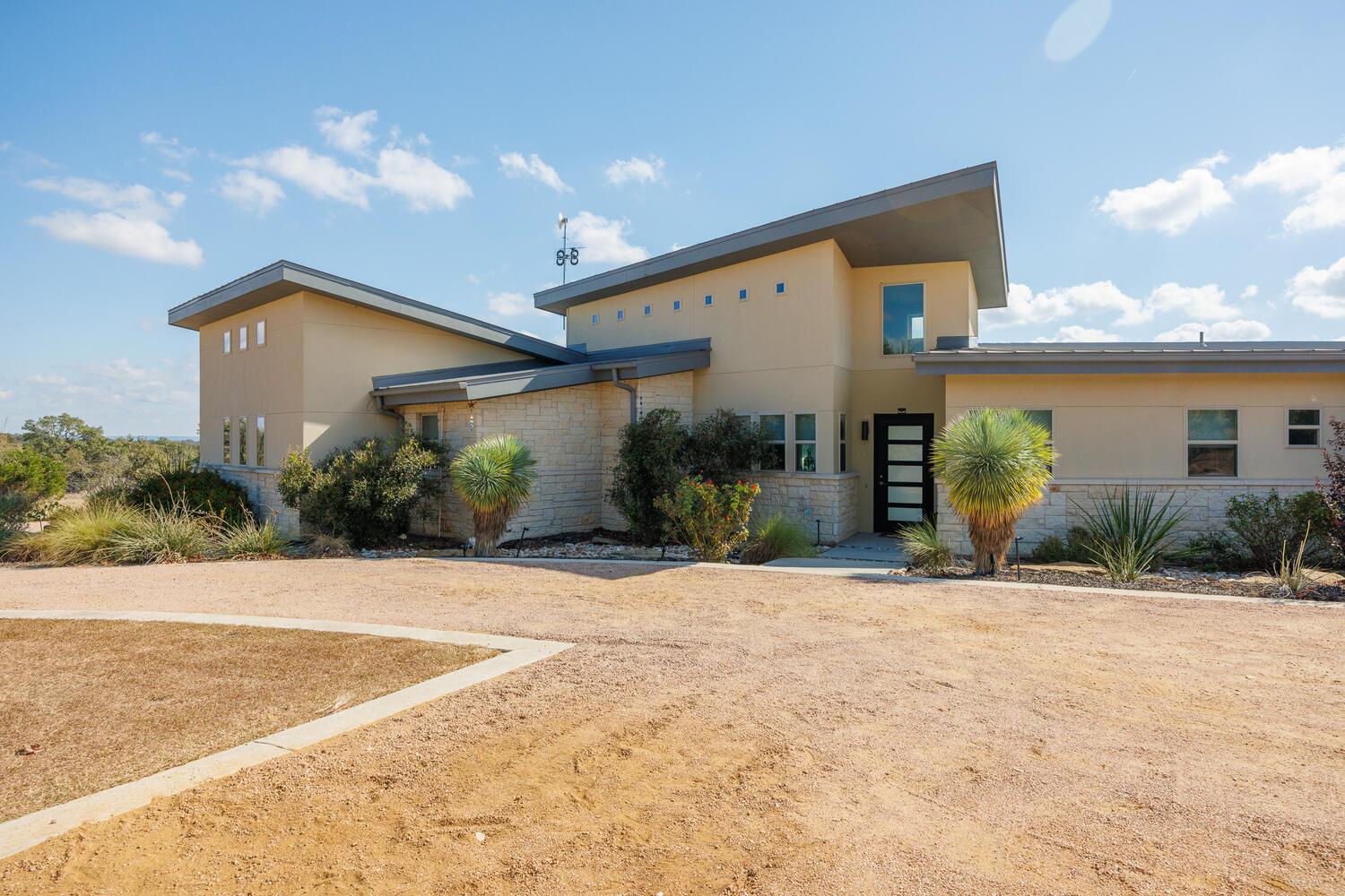 1758 Lincoln Smith RD