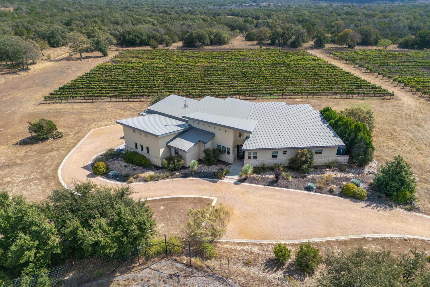 1758 Lincoln Smith RD