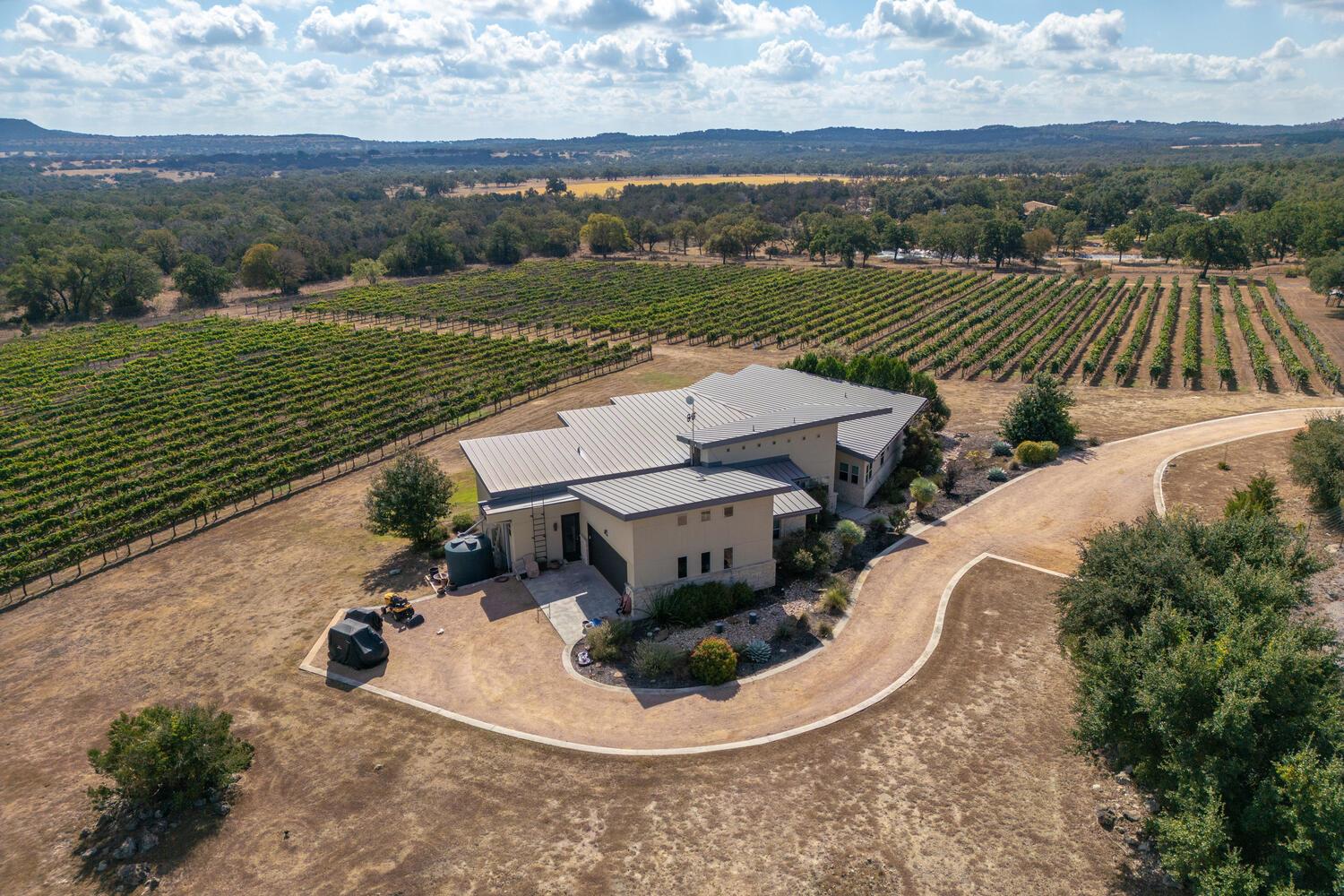 1758 Lincoln Smith RD