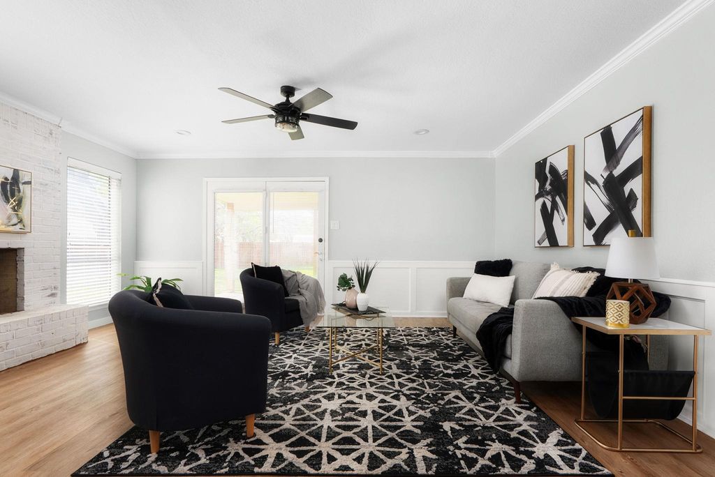 Photo of 503 San Jacinto ST, Lockhart, TX 78644 (MLS # 9336948)