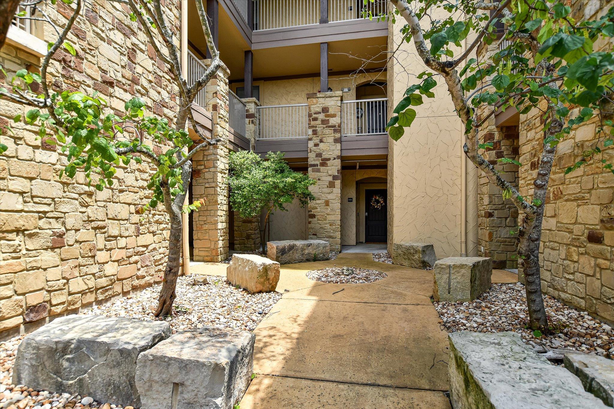 6608 Lantern View Drive DR 102