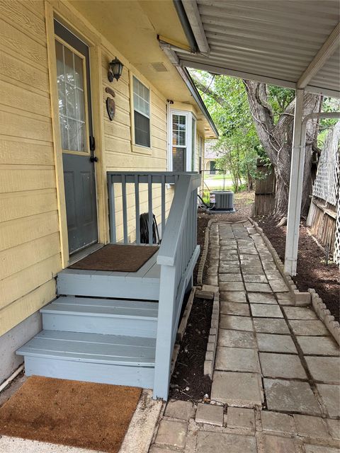 A home in Smithville