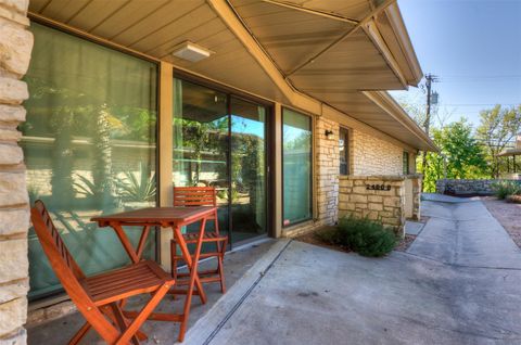Photo of 2400 Jarratt Ave #B, Austin, TX 78703 (MLS # 9856391)