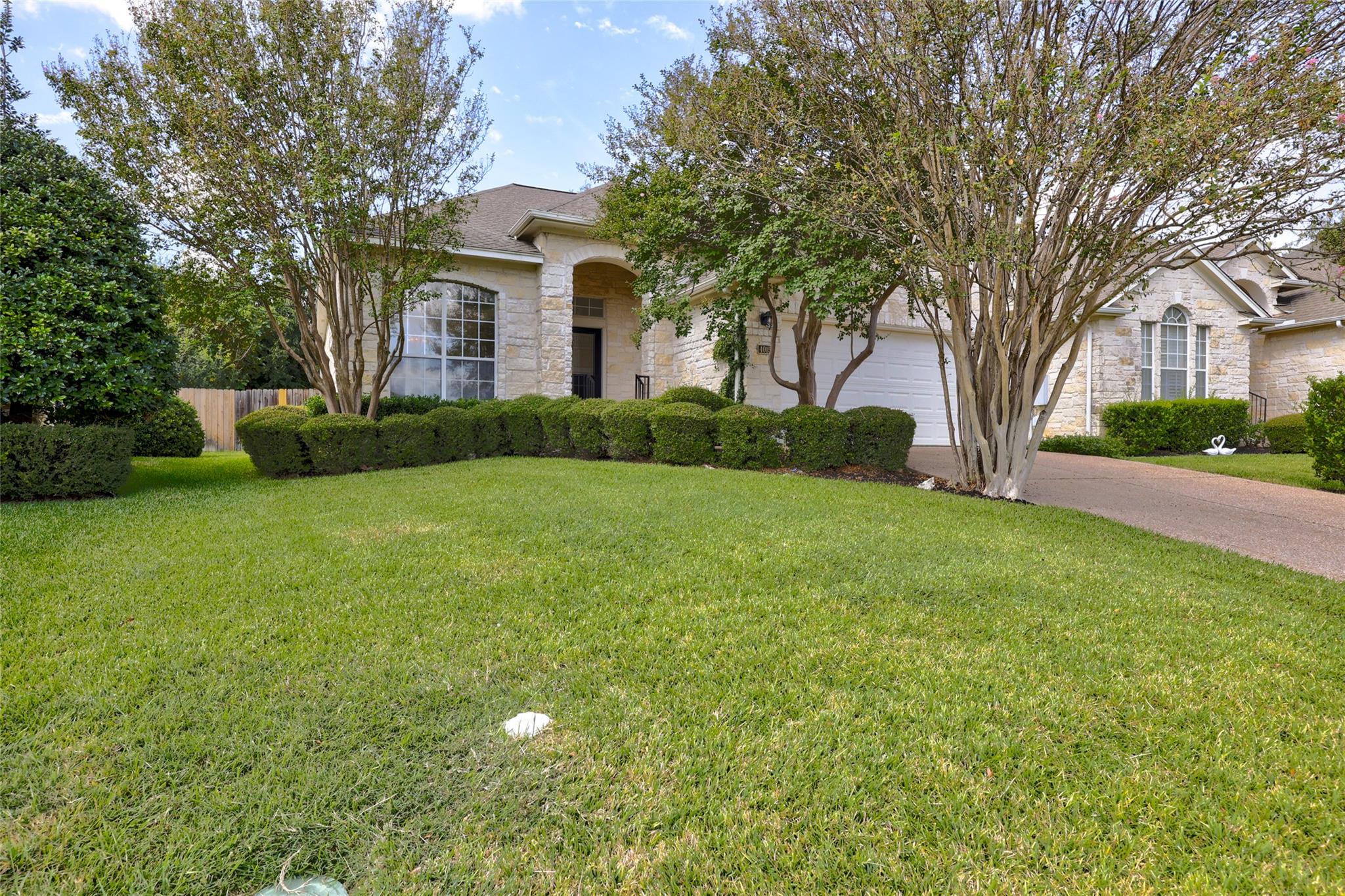 4015 Sable Oaks DR