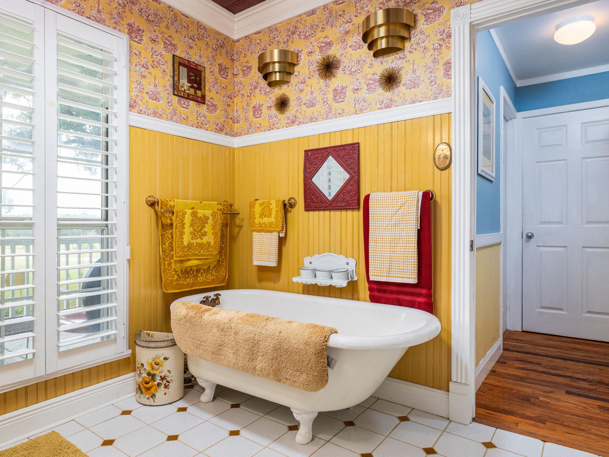 1065 Private Road 7041