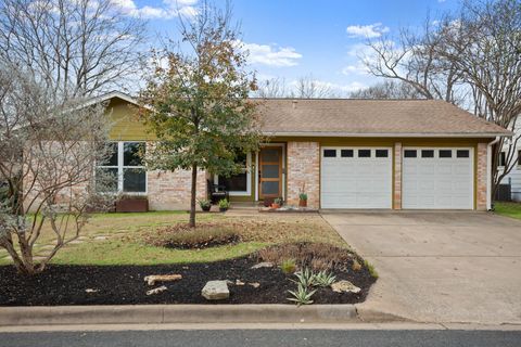 Photo of 2203 Falcon Hill DR, Austin, TX 78745 (MLS # 9033704)