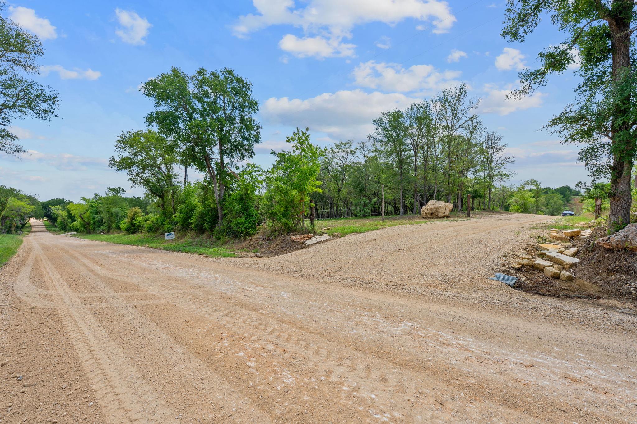 1633 Boggy Creek RD