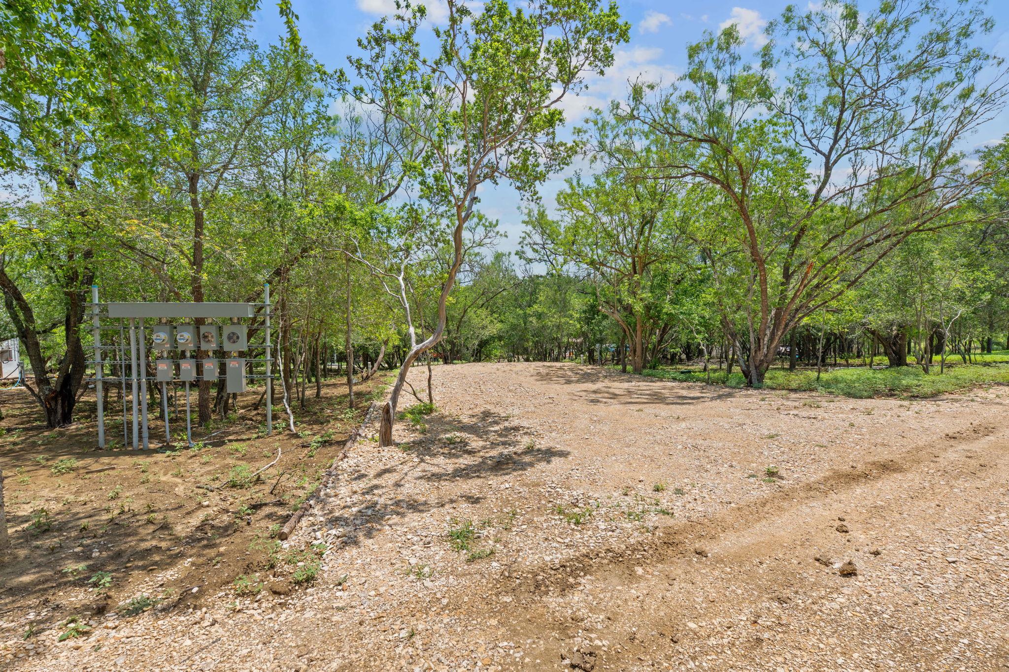 1633 Boggy Creek RD