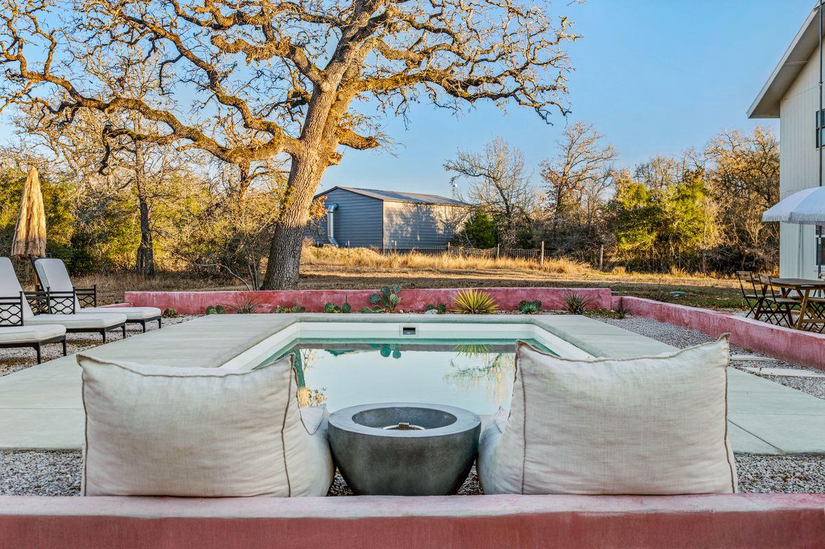 510 Thousand Oaks DR