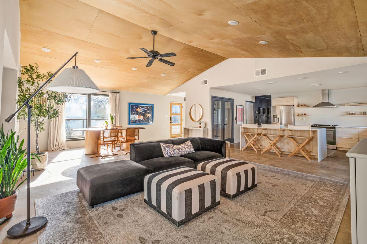 510 Thousand Oaks DR