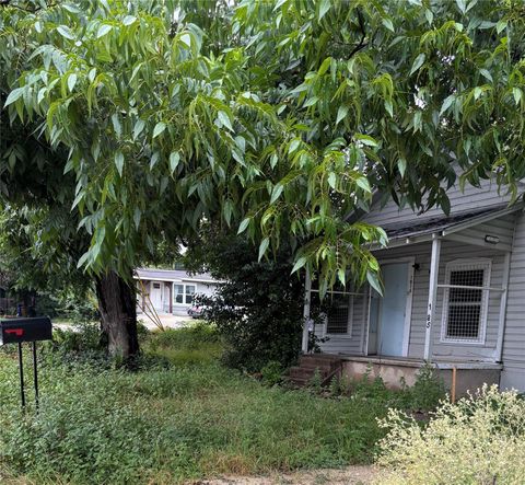 Photo of 1815 Singleton Ave, Austin, TX 78702 (MLS # 1952501)