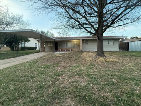 Photo of 1404 Alcoa Ave, Rockdale, TX 76567 (MLS # 2545137)