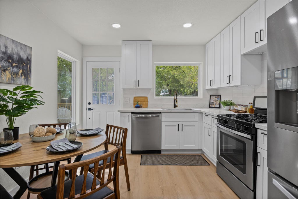 Photo of 6706 Colony Park DR, Austin, TX 78724 (MLS # 2395383)