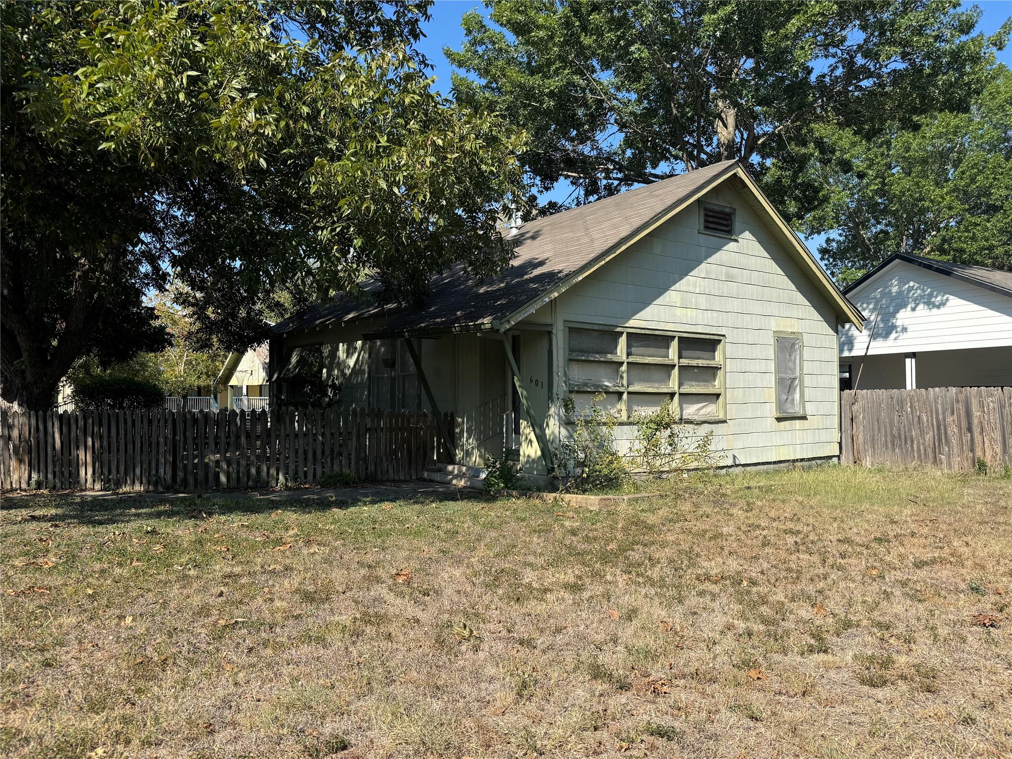 601 Clearfork ST