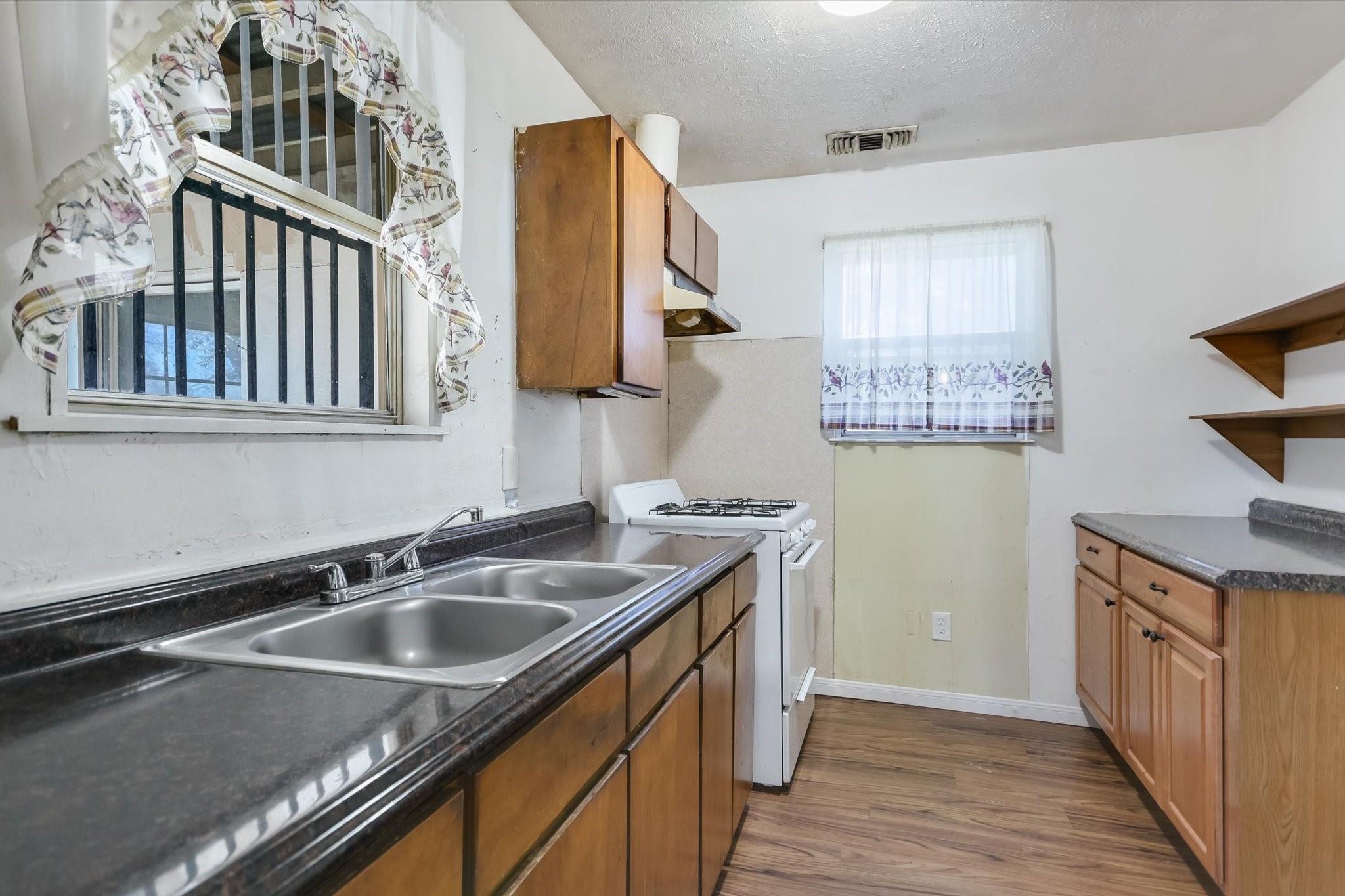 405 Montopolis DR