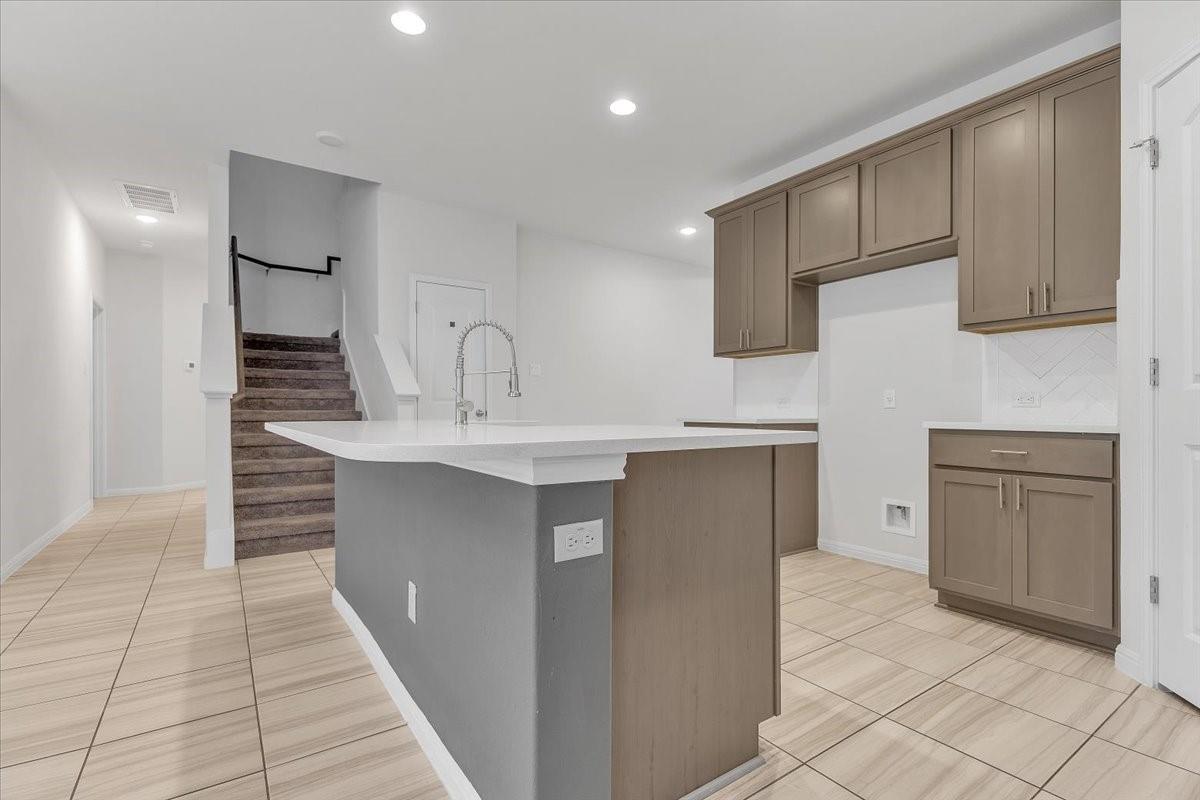 308 Castlefields ST