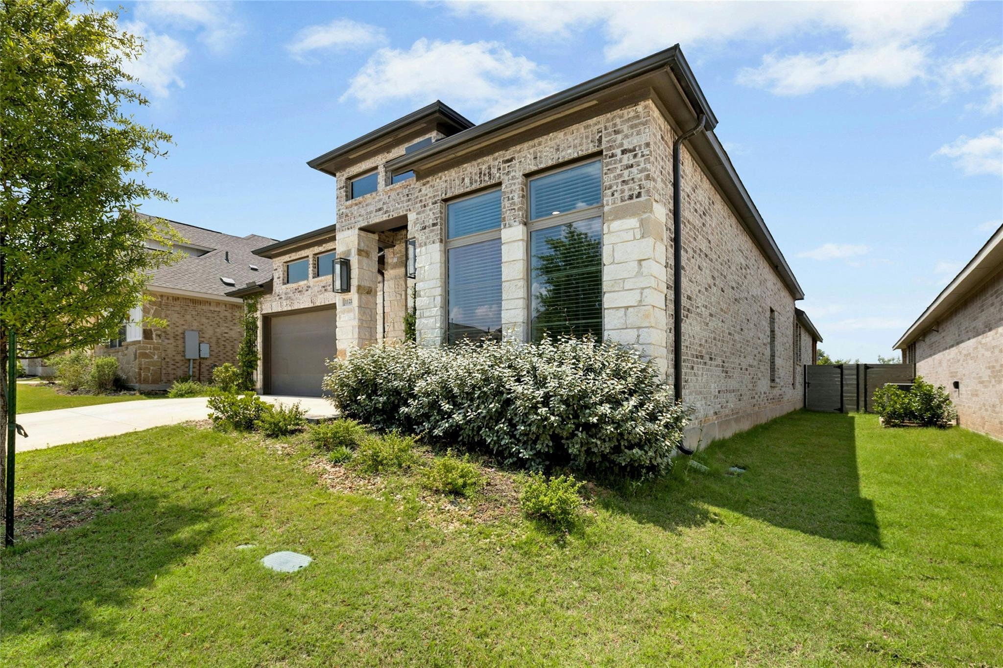 1121 Spring Gulch LN