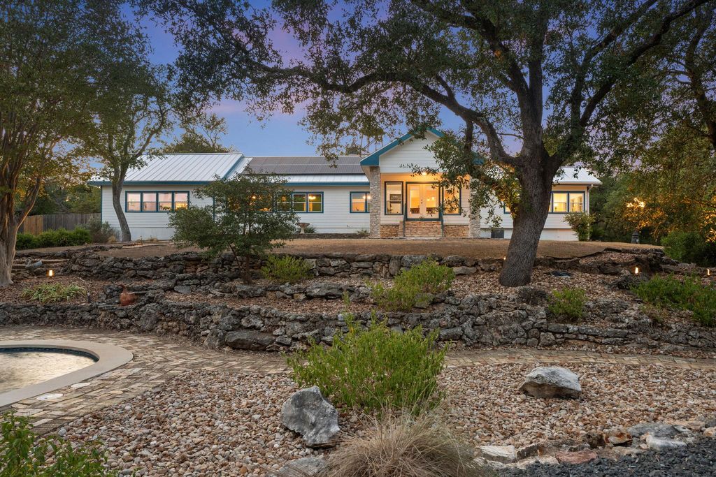 Photo of 335 Veramendi ST, San Marcos, TX 78666 (MLS # 4357745)