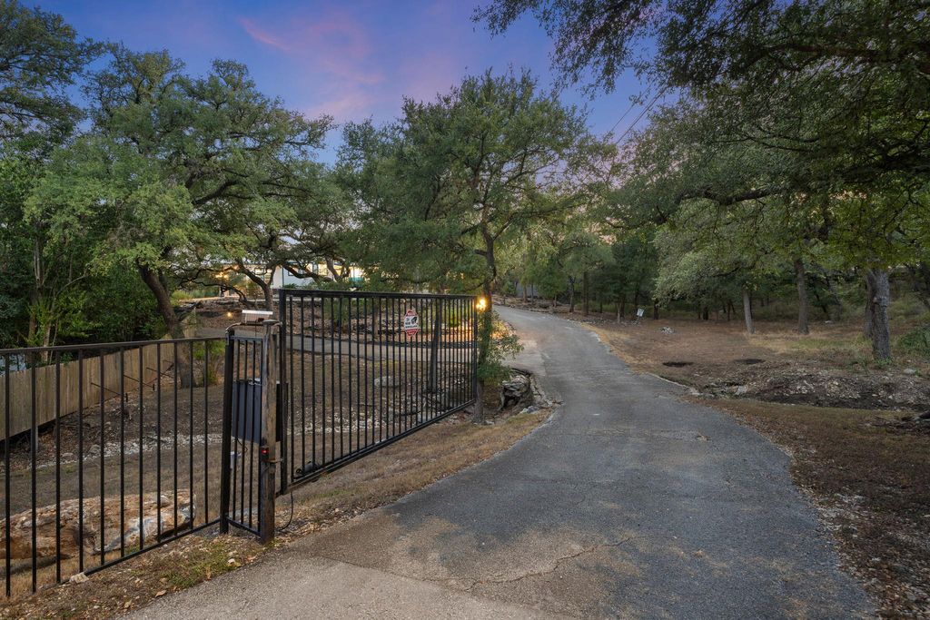 Photo of 335 Veramendi ST, San Marcos, TX 78666 (MLS # 4357745)