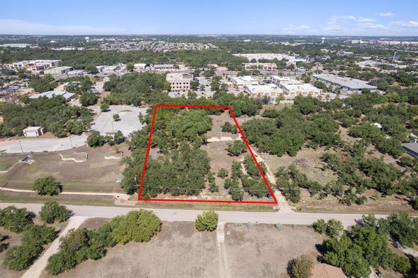 507 LONE STAR DR, CEDAR PARK, TX 78613 - Image f537ec2cd181be4021c8dab20e86f5f5/1072876323