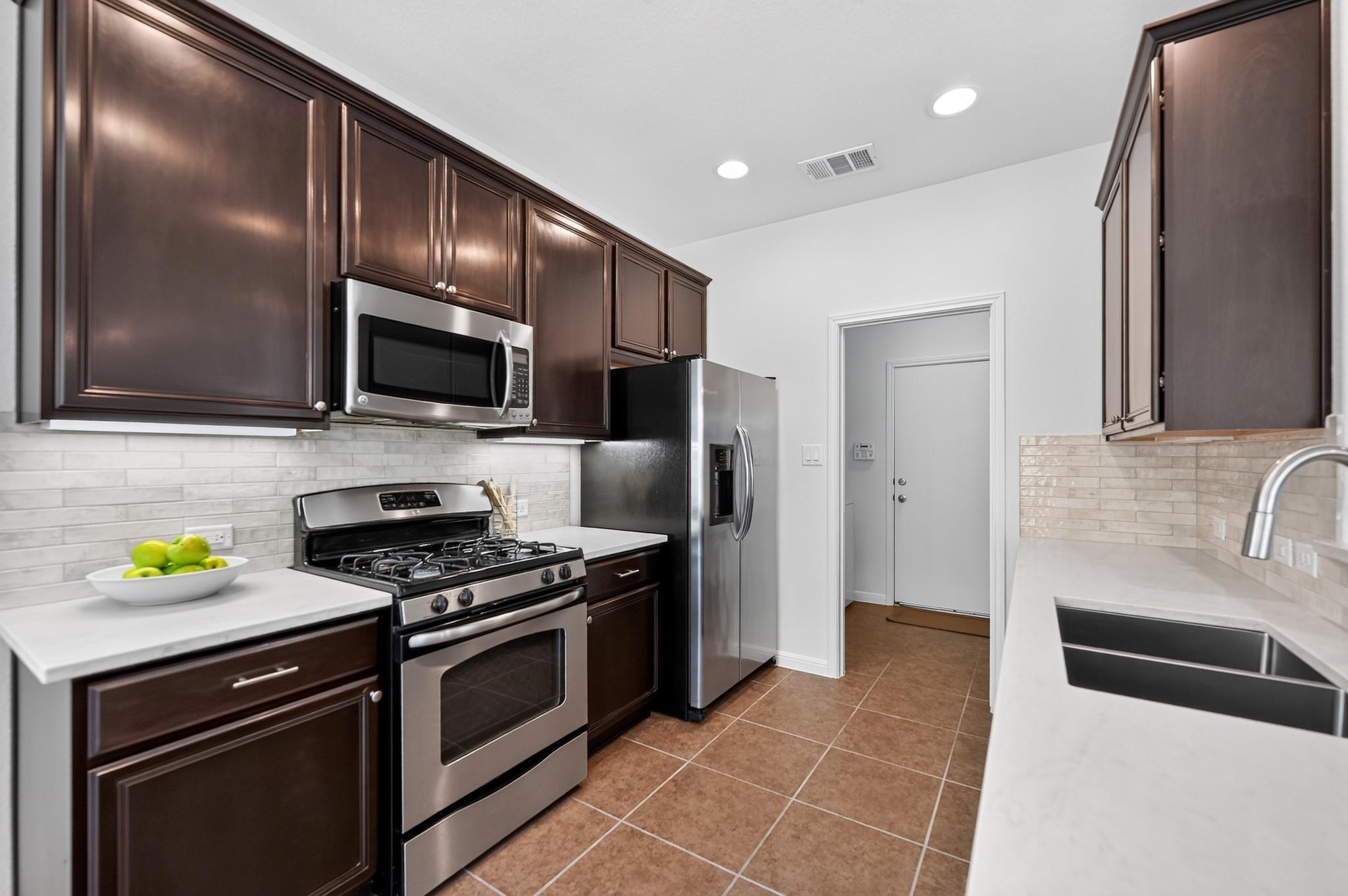 9401 Sweetgum DR 142