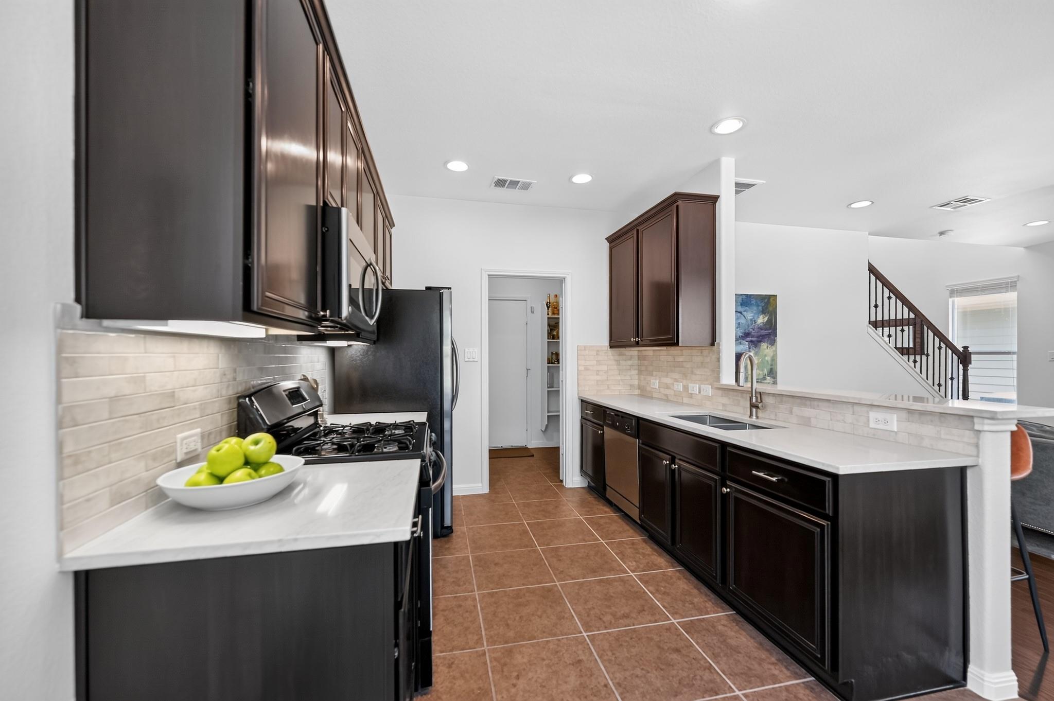 9401 Sweetgum DR 142