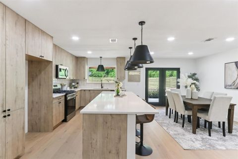 Tiny photo for 2322 Westoak DR, Austin, TX 78704 (MLS # 5783259)