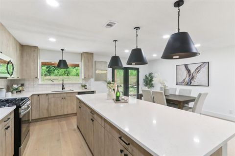 Tiny photo for 2322 Westoak DR, Austin, TX 78704 (MLS # 5783259)