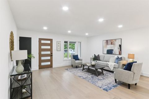 Tiny photo for 2322 Westoak DR, Austin, TX 78704 (MLS # 5783259)