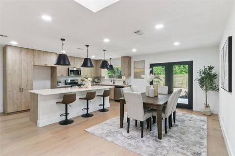 Tiny photo for 2322 Westoak DR, Austin, TX 78704 (MLS # 5783259)