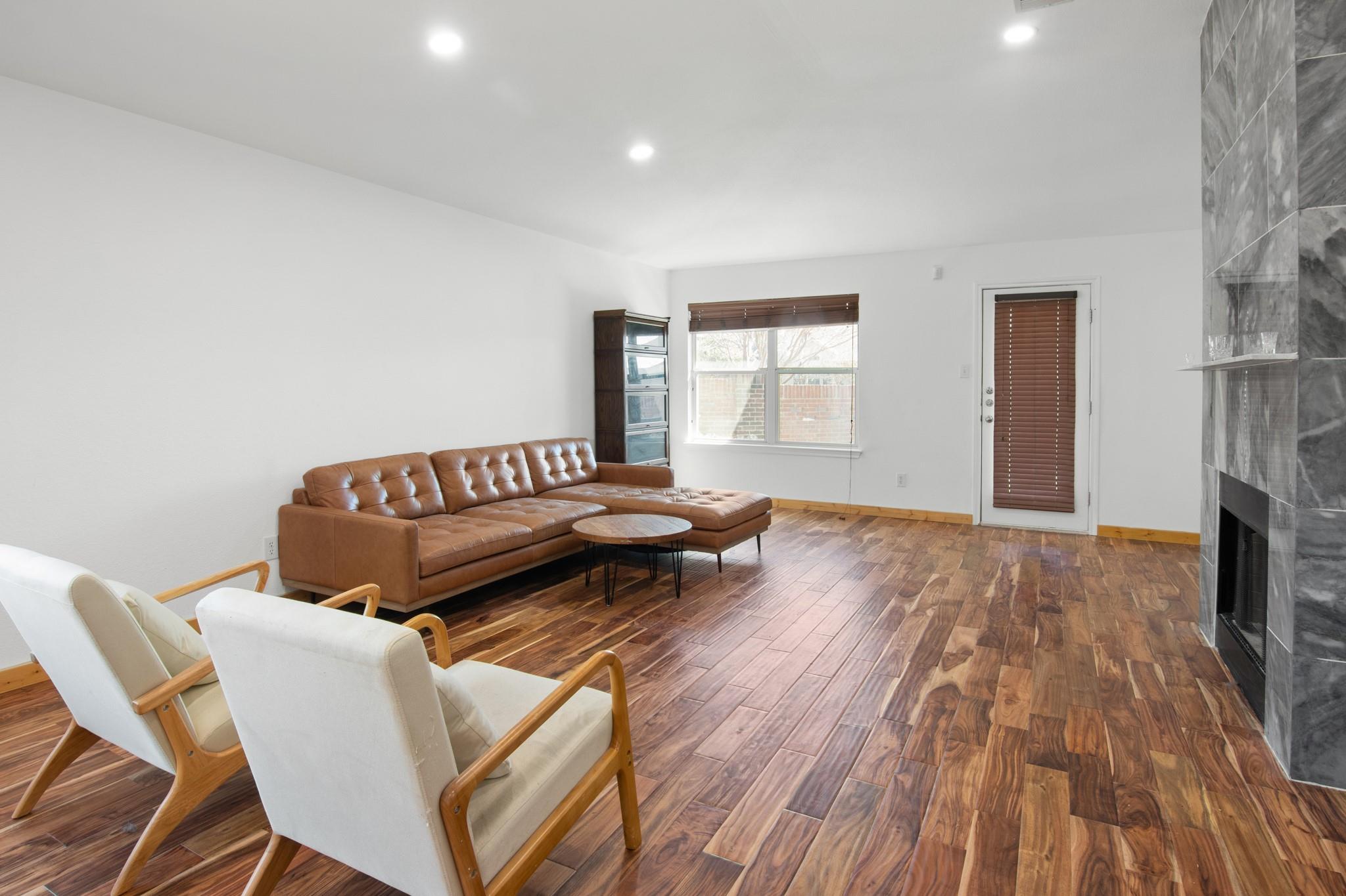 702 Bent Wood PL