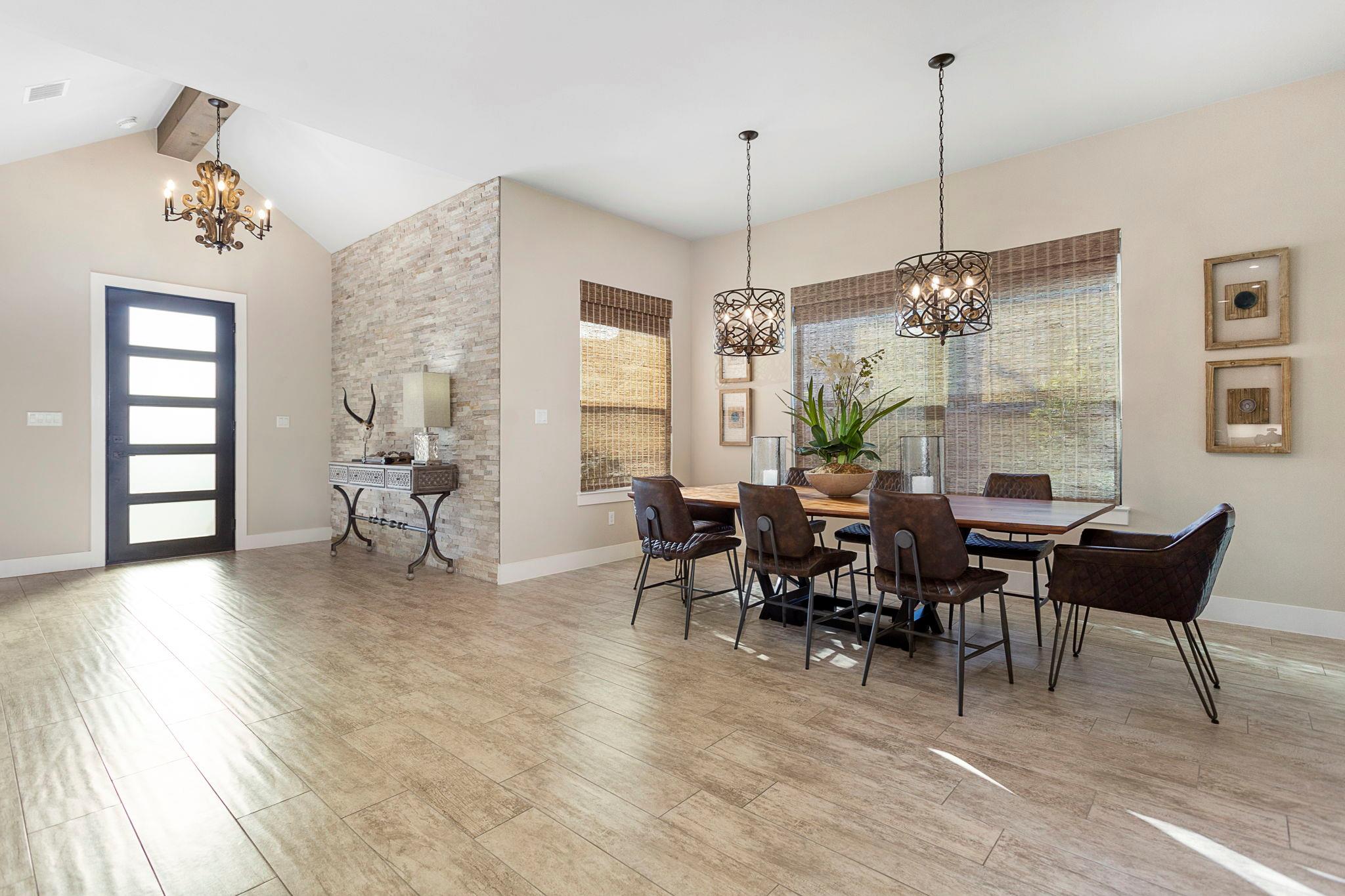 912 Naranjo DR