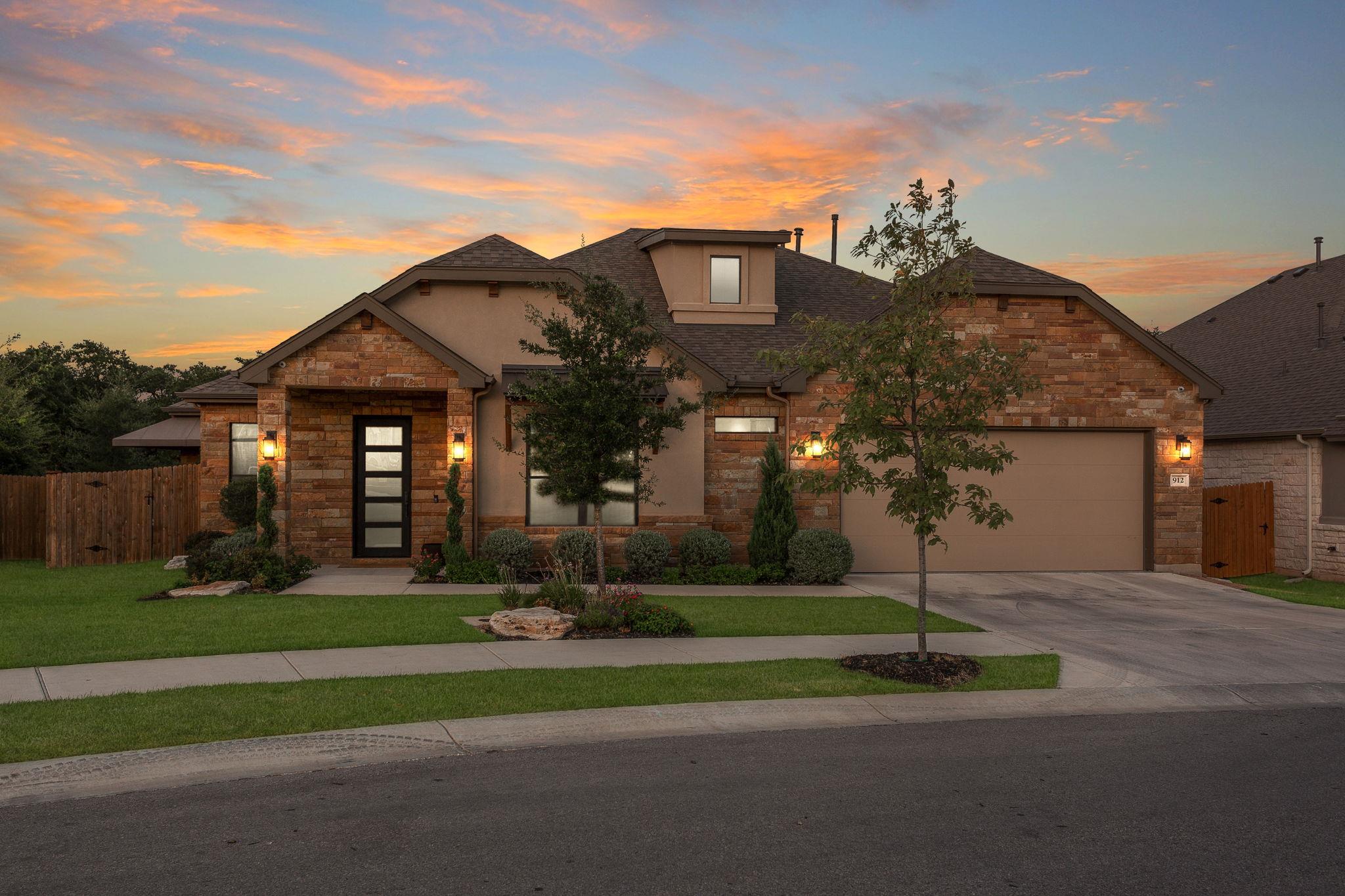 912 Naranjo DR