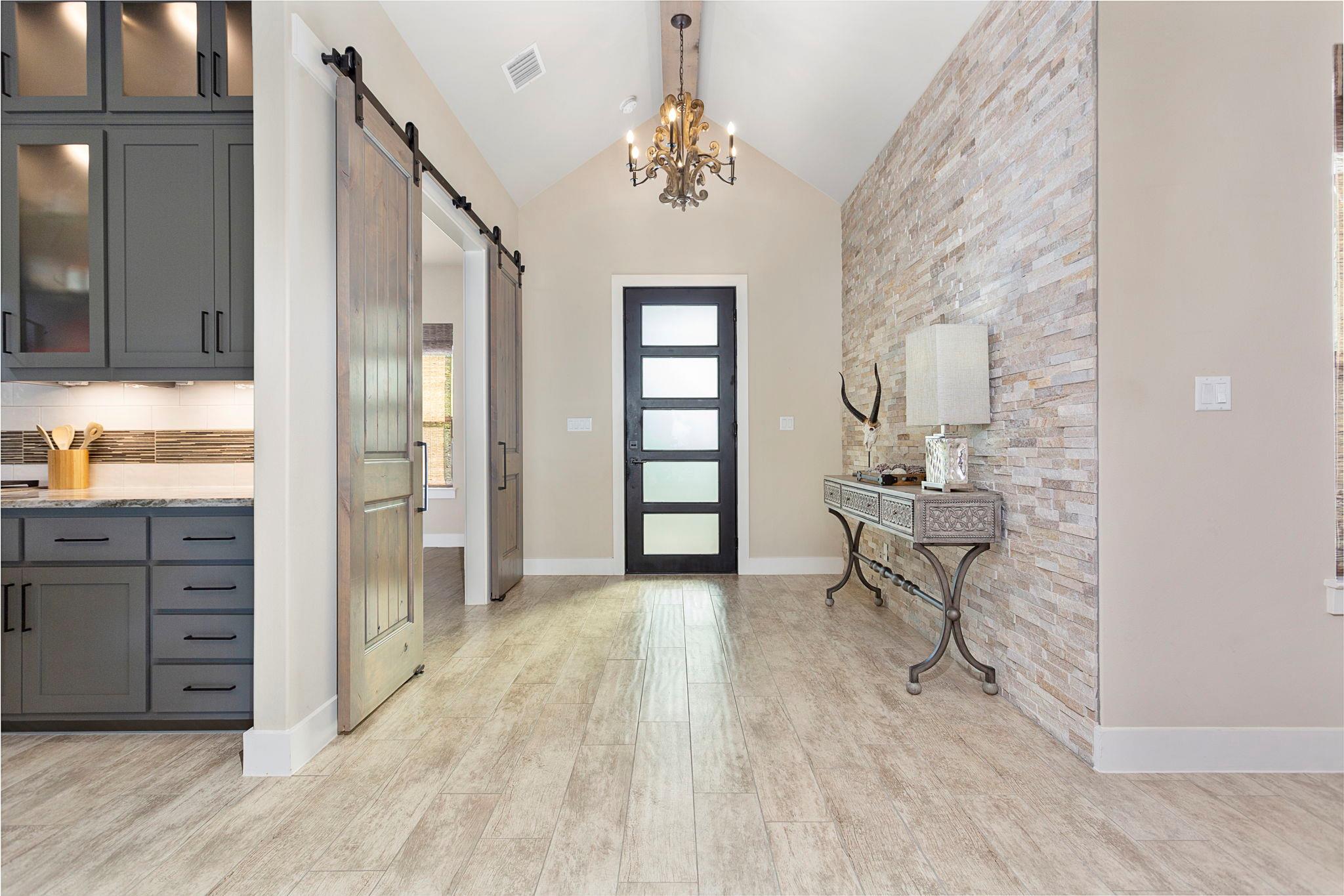 912 Naranjo DR