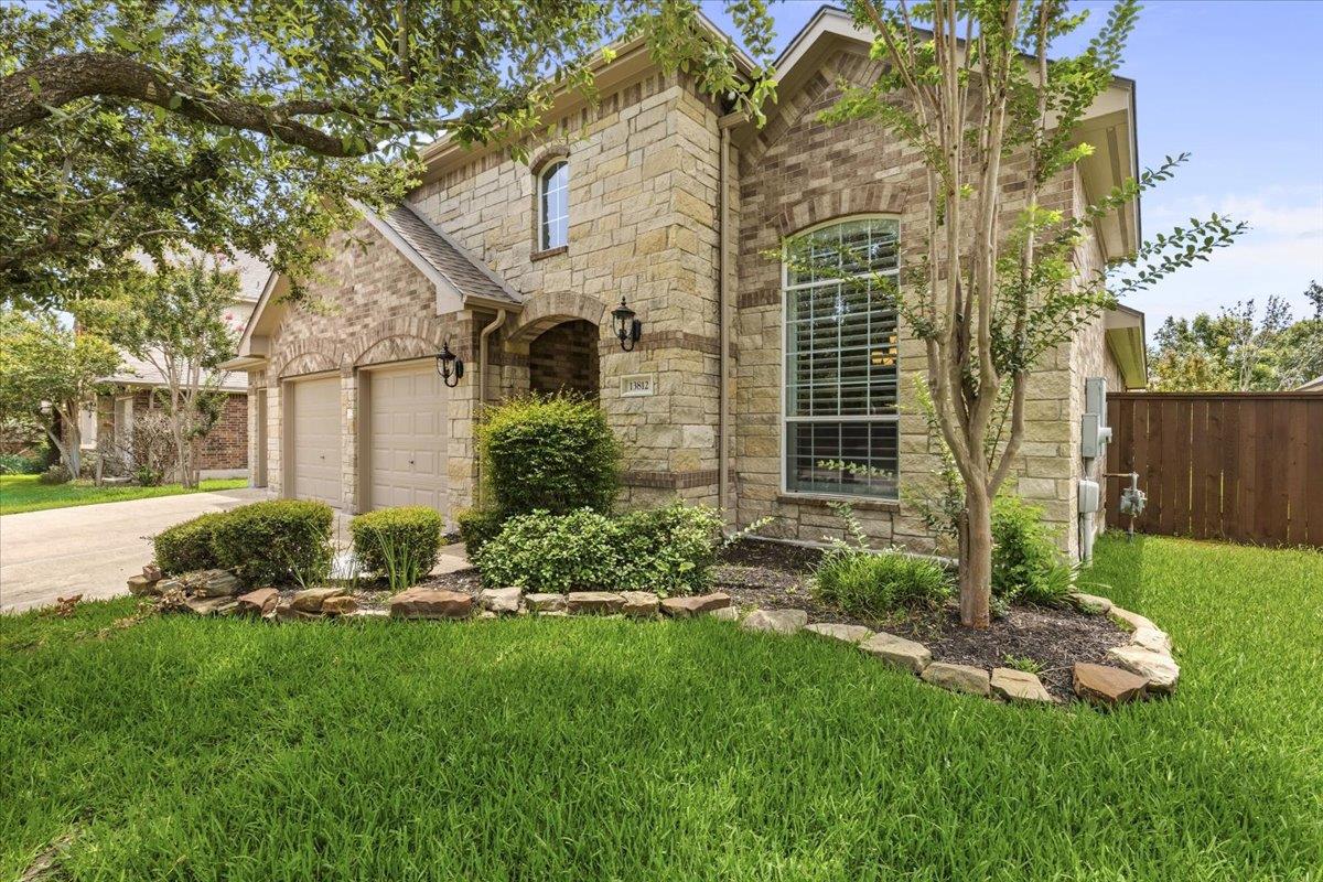 13812 Long Shadow DR