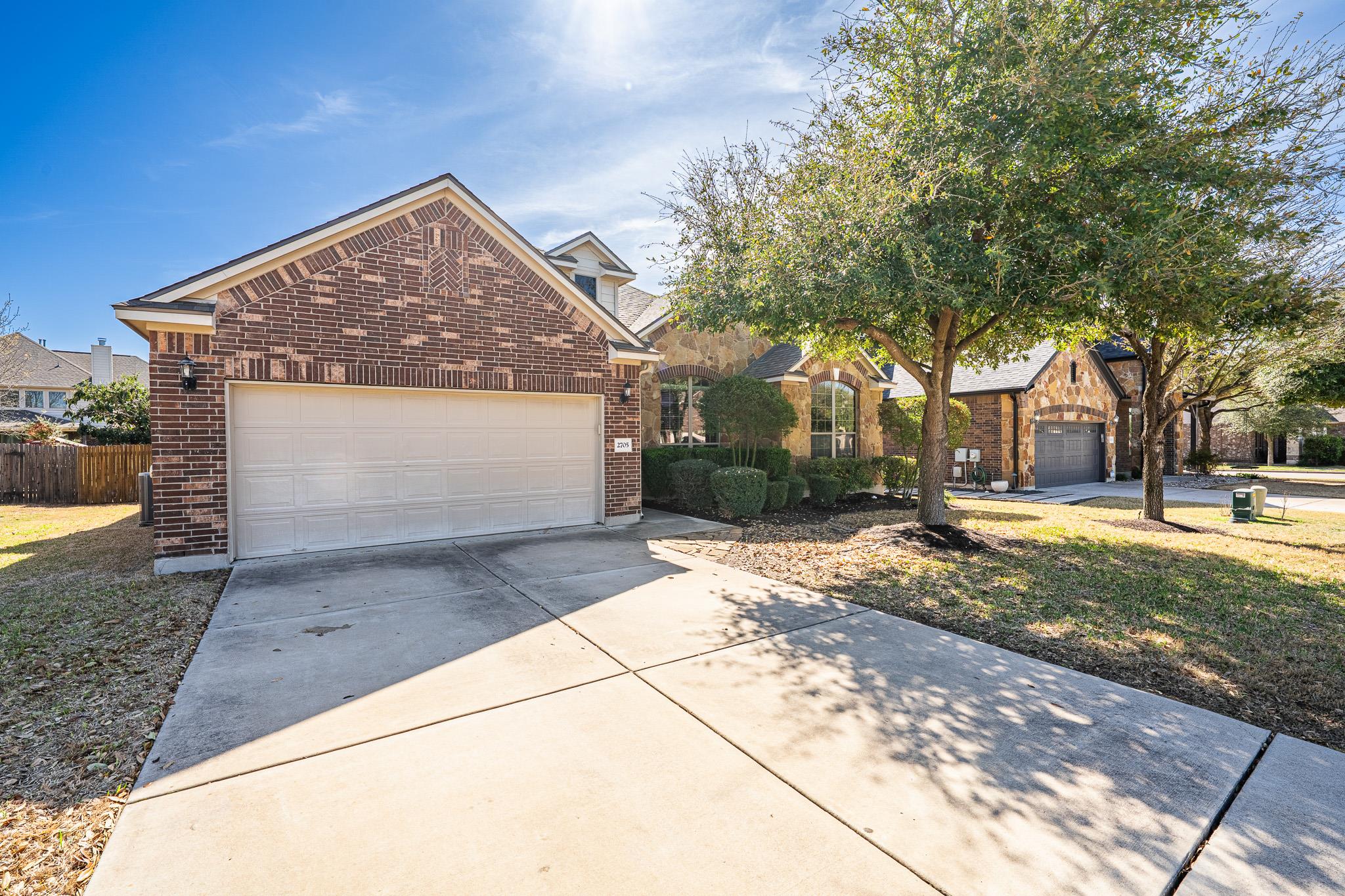 2705 Sixpence LN